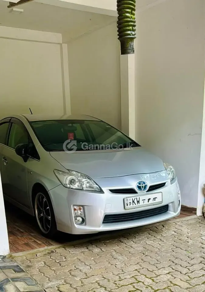 Toyota Prius S Grade | 2011/2013 | Genuine 150,000km | Warranty | 2 Keys | Gampaha