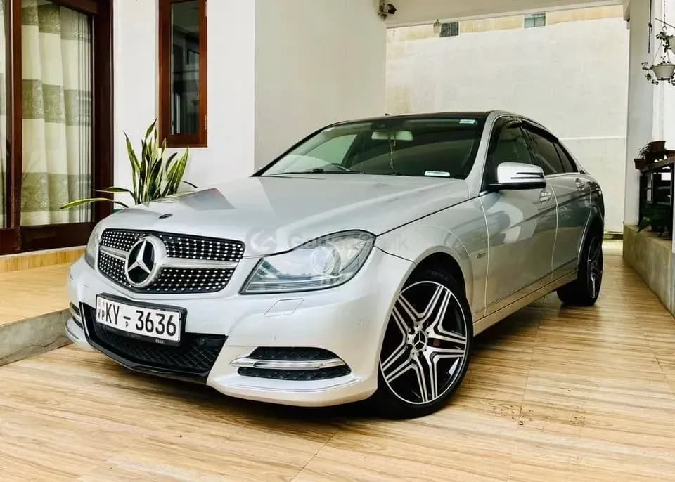 Mercedes-Benz C180 2012