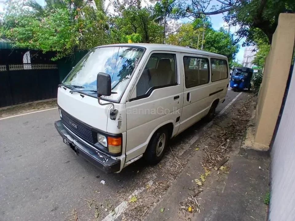 Toyota Hiace 1987 - Image 1