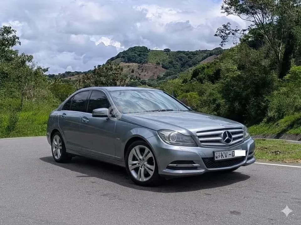 Mercedes-Benz C180 Avantgarde 2012 - Image 1