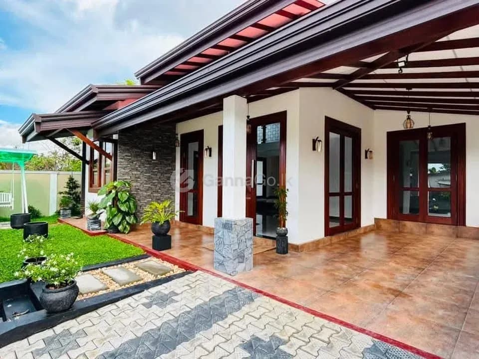3 Bed 2 Bath House For Sale - Image 1