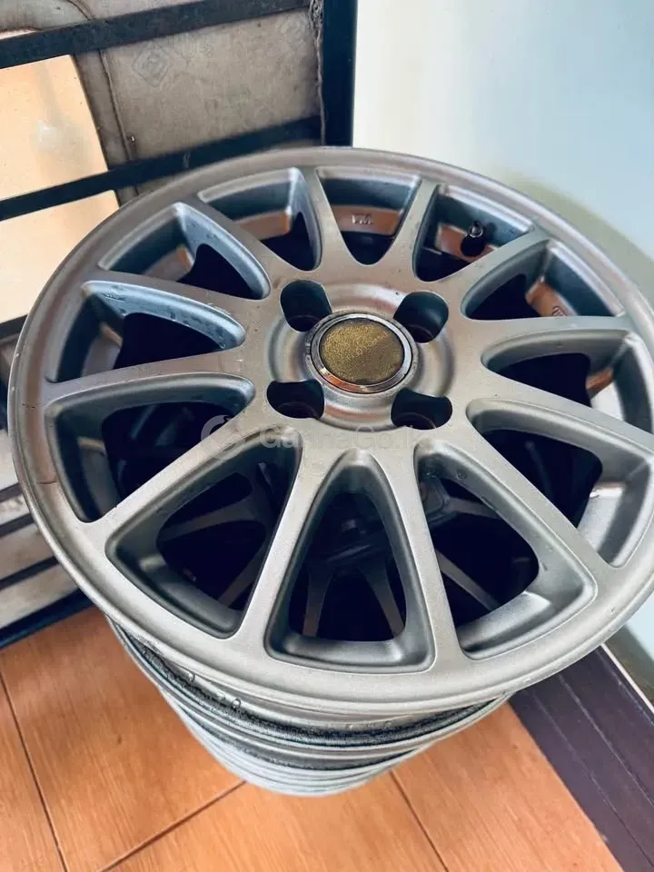 14 Size Japan Alloy wheels - Image 1